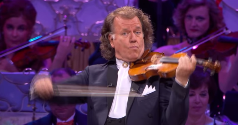 Andre Rieu a sosit la Bucuresti pentru maratonul de 7 concerte. Ce surpriza de proportii a pregatit pentru publicul roman