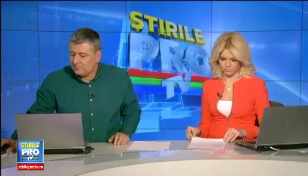 Noile creatii ale casei de moda Chanel au avut parte de o prezentare de poveste. Evenimentul a avut loc intr-un castel