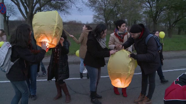 Spectacol impresionant la Cetatea Aradului. Sute de lampioane au fost lansate spre cer pentru demilitarizarea bastionului
