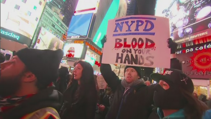 Protestele antirasism cuprind intreg teritoriul SUA. Zeci de mii de oameni au iesit in strada, pentru a treia noapte la rand