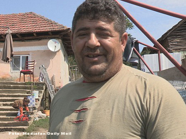 Un barbat de etnie roma afirma ca si-a facut o casa in Dolj din ajutorul social primit in Marea Britanie. "Multumesc, Anglia"