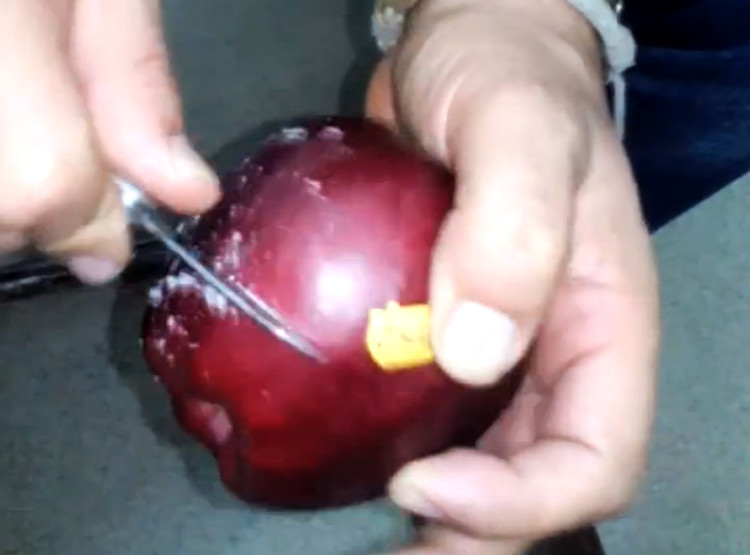 Ce a descoperit un roman cand a incercat sa curate un mar de la hypermarket. VIDEO Explicatia pentru viralul zilei