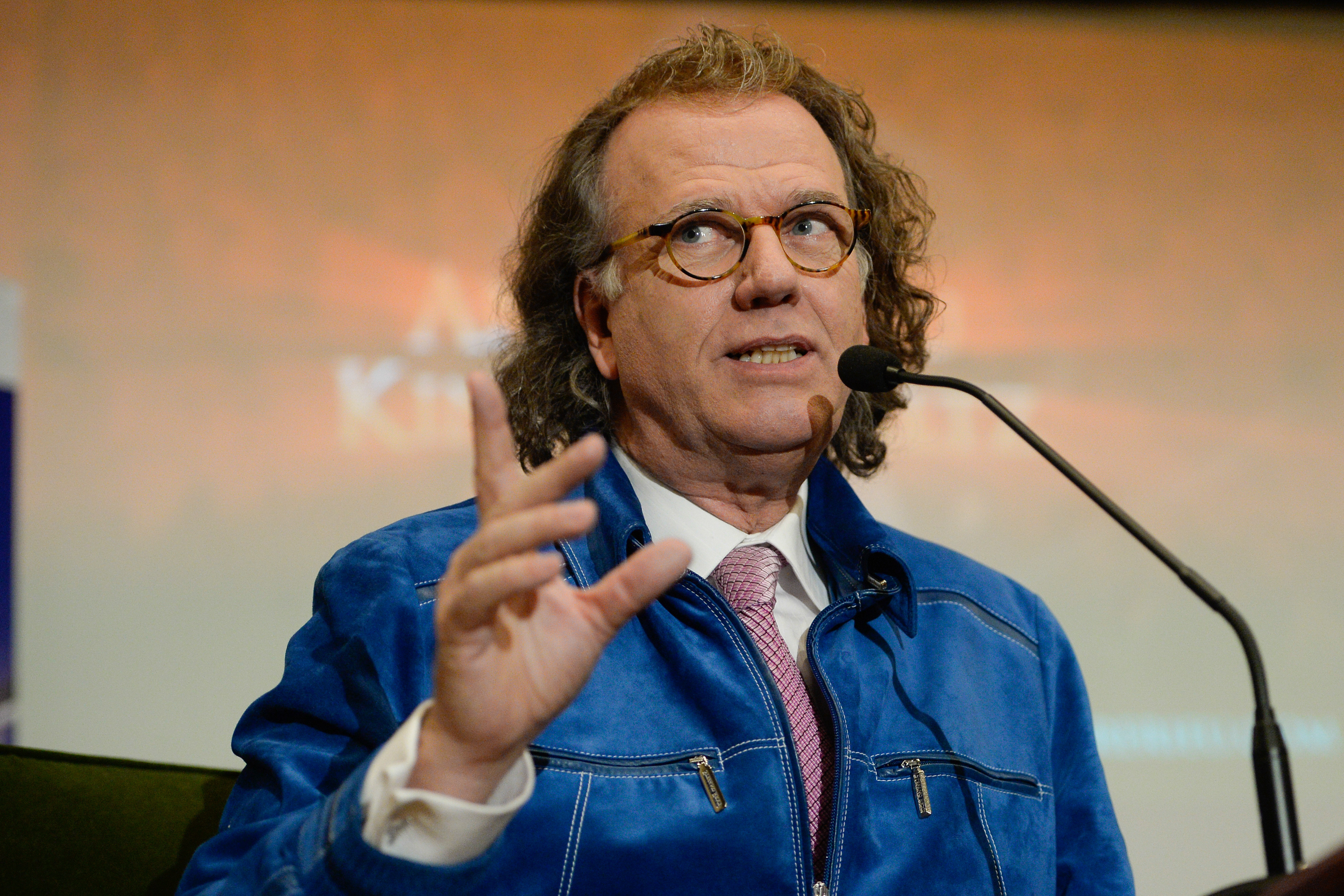 Interviu exclusiv cu "Regele Valsului". Andrei Rieu vine in iunie 2015 la Bucuresti: "Vreau ca oamenii sa simta iubire"