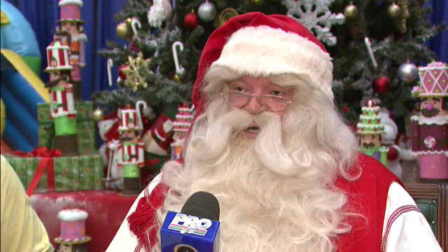 "Mos Craciun din Laponia" a aterizat miercuri la Bucuresti. Surprizele pe care le-a pregatit pentru copiii din Romania