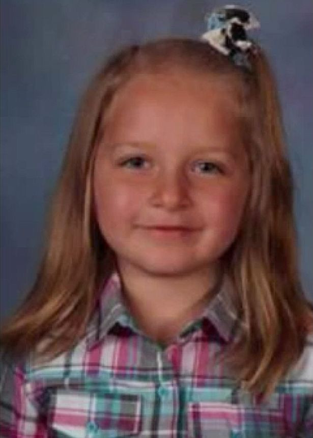 Ce s-a intamplat cu o fetita de 5 ani, dupa ce parintii au obligat-o sa bea aproape 2 litri de lichide in numai doua ore