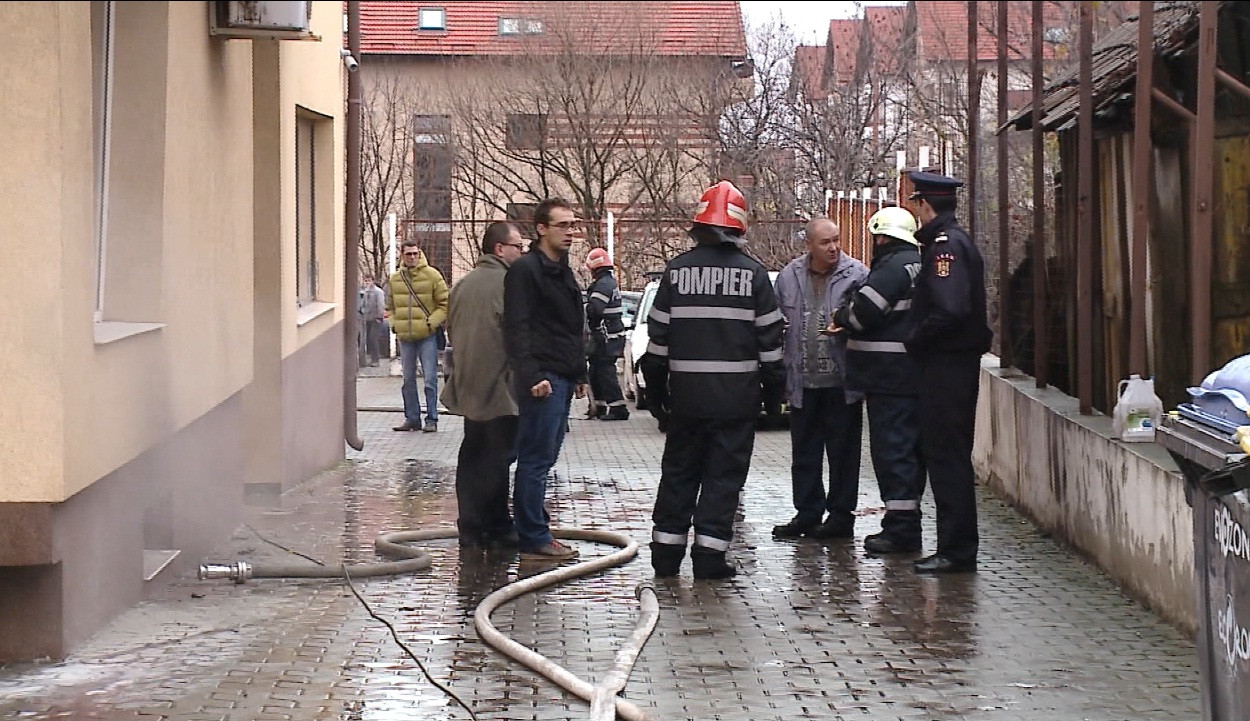 Incediu devastator la subsolul unei cladiri de pe Calea Turzii din Cluj-Napoca
