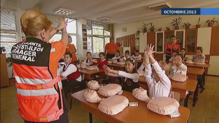 La 9 minute, un roman face infarct. Ministerul Sanatatii pregateste generatia capabila sa salveze persoanele in stop cardiac