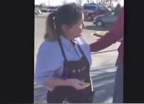 O chelnarita a primit cel mai tare bacsis din viata ei. Ce i-au oferit doi necunoscuti. VIDEO