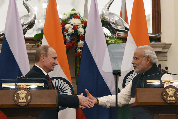 Presa rusa anunta ca Putin a semnat in 24 de ore 20 de intelegeri economice. La cat se ridica "afacerile" cu India