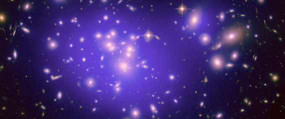 Un semnal misterios care ar putea sa ateste existenta materiei intunecate, descoperit de cercetatori