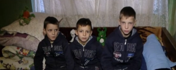 Destinul amar a cinci frati din Cluj. Isi poarta singuri de grija dupa ce mama i-a parasit ca sa-si refaca viata