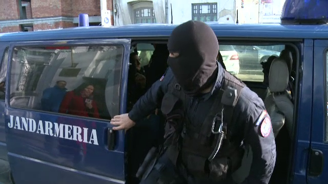 Politist din Valcea cercetat pentru coruptie. Ofiterul dezvaluia interlopilor date din dosarele in care erau anchetati