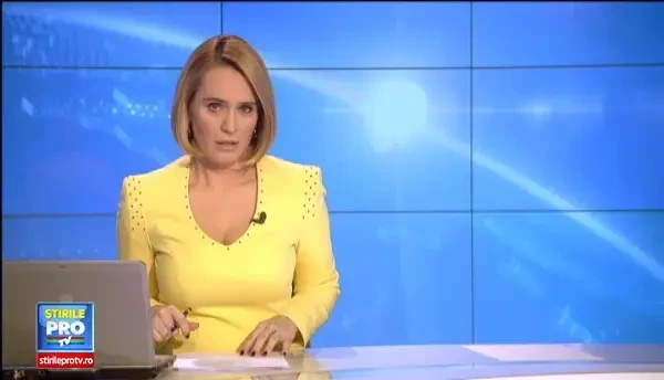 IMAGINI CAMERA DE SUPRAVEGHERE. Momentul in care o masina intra in plin intr-un grup de femei care traversau regulamentar