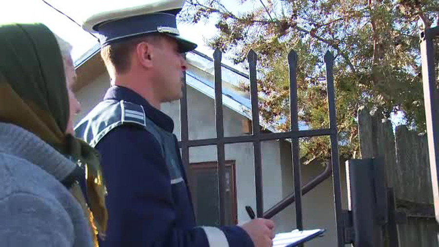 batrana talharita si politist