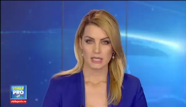 Batrana amenintata cu moartea si talharita chiar de vecina ei. Unde e banii, unde e banii?