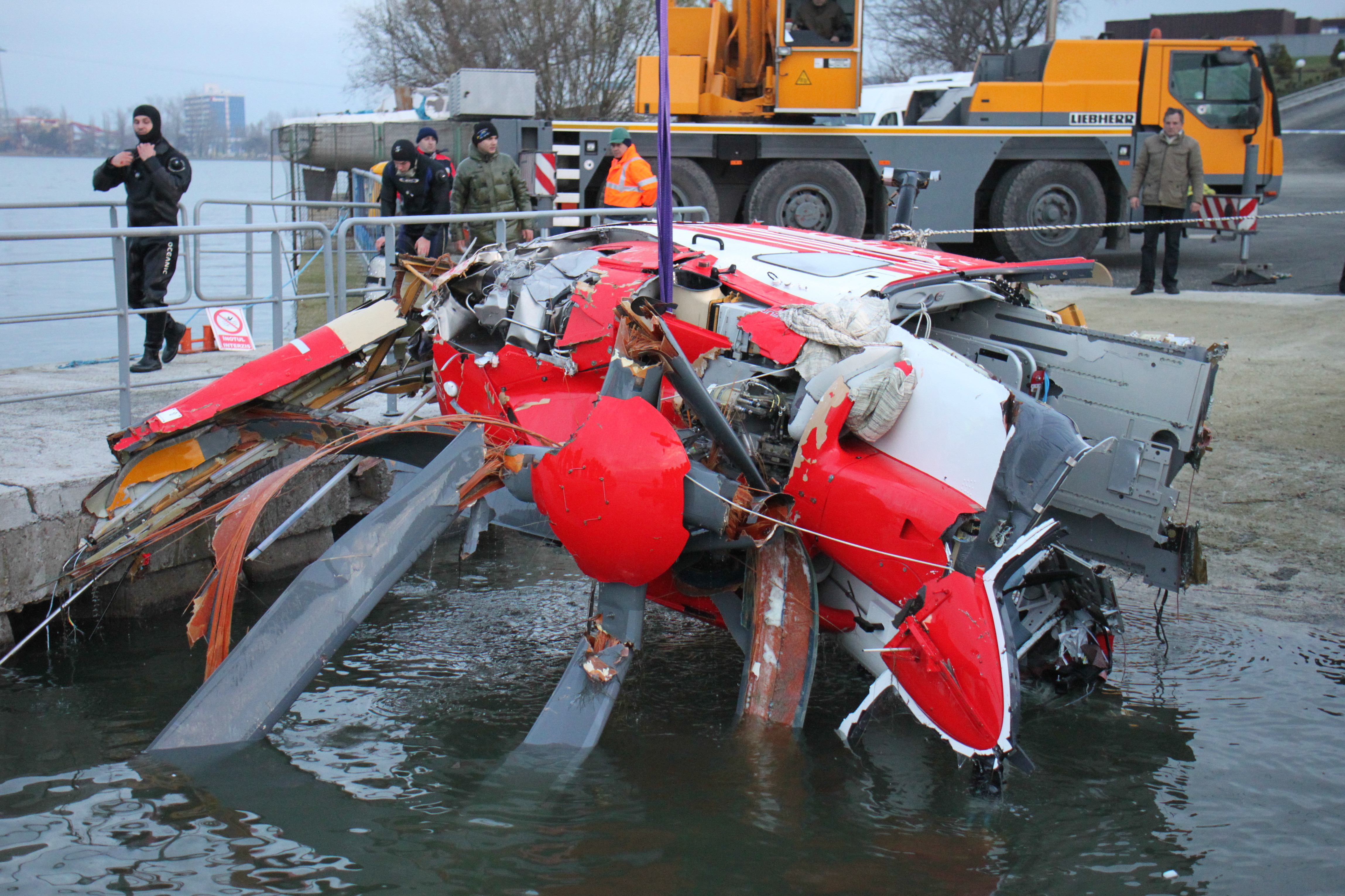 Proprietarul dronei care a filmat elicopterul SMURD povesteste cu lacrimi in ochi ce a vazut. "Se vede clar cum se zbate!"