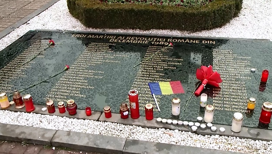Timisoara isi plange eroii care au avut curajul acum 25 de ani sa invinga teama si sa infrunte gloantele comunistilor