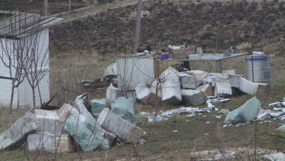 Contrabandisti opriti cu focuri de arma si zeci de mii de pachete de tigari de contrabanda confiscate, la frontiera de nord