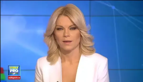 Procesiune a colindatorilor in Buzau. Spectatorii s-au declarat incantati de cei care mentin vechile obiceiuri