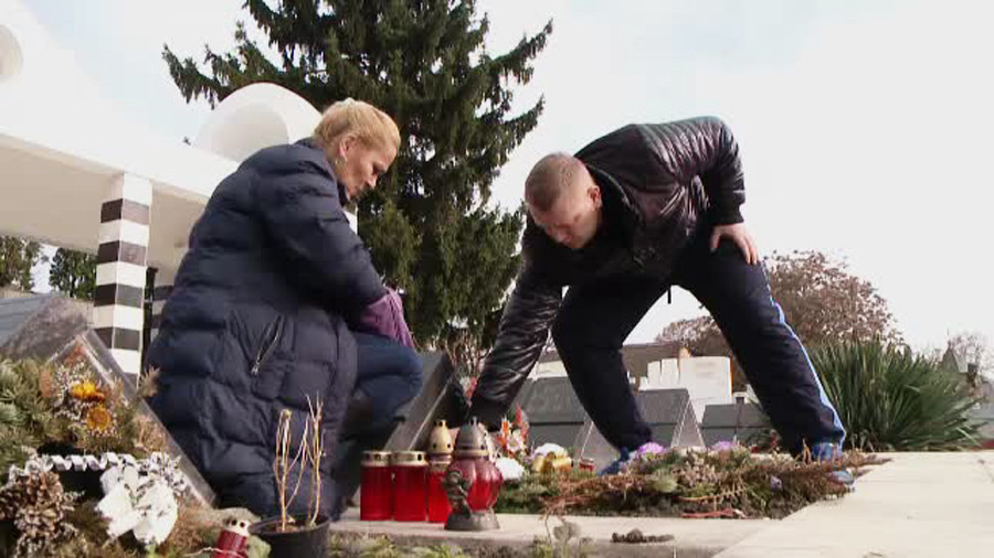 Povestile copiilor nascuti in zilele in care oamenii mureau pentru LIBERTATE. "Asistentele ne-au luat si ne-au ascuns. Securitatea voia sa ne omoare pe toti"