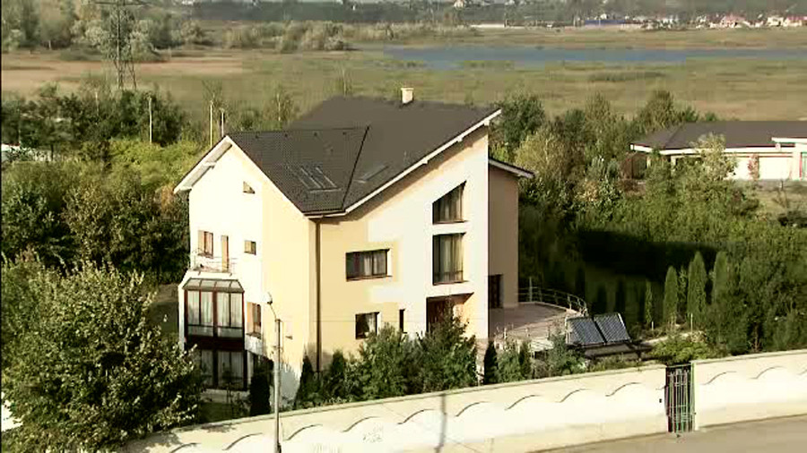 casa lui Dragos Benea, presedintele Cj Bacau