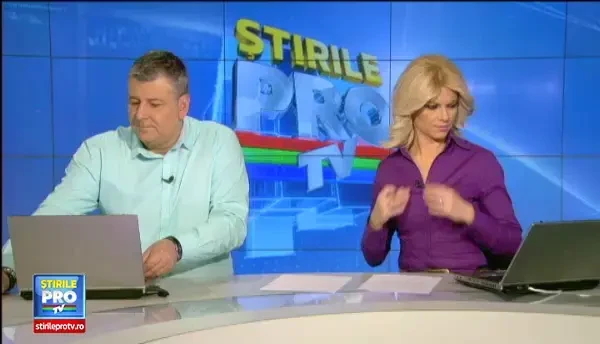 O batrana din Mehedinti a ramas fara casa, dupa o alunecare de teren. Satul terorizat de un "fenomen de la Dumnezeu"