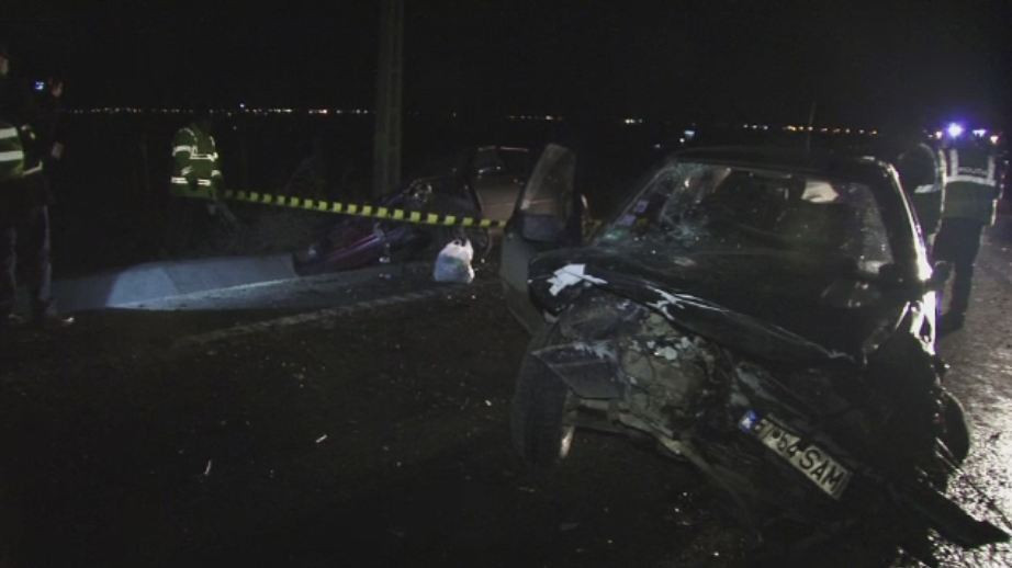 Depasirea care era sa-l coste viata. Patru masini a lovit un barbat despre care martorii spun ca ar fi fost beat