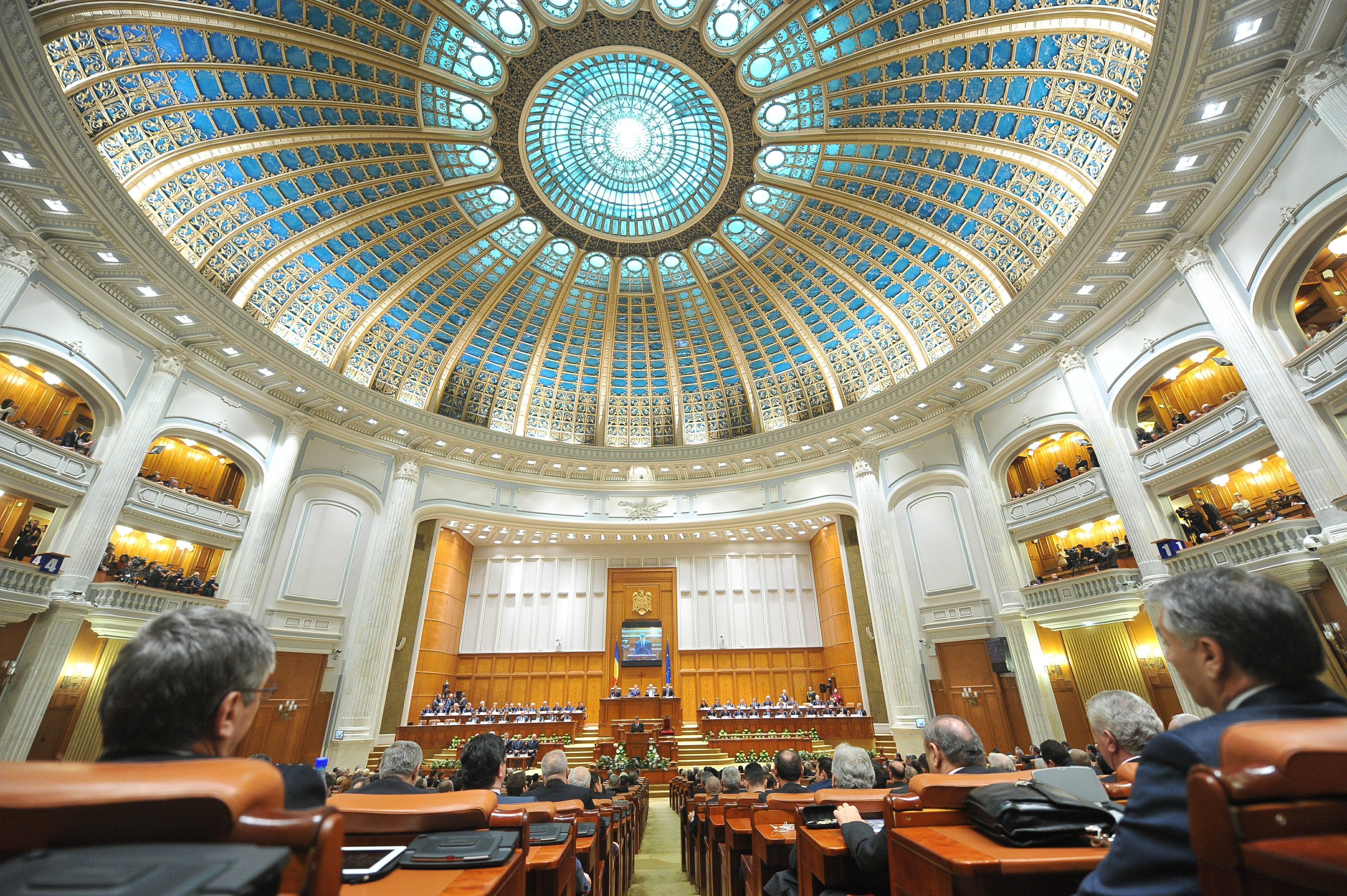 "Miercurea neagra" din Parlament. Purtatorul de cuvant al PNL sfatuieste Puterea sa-si aleaga tabara