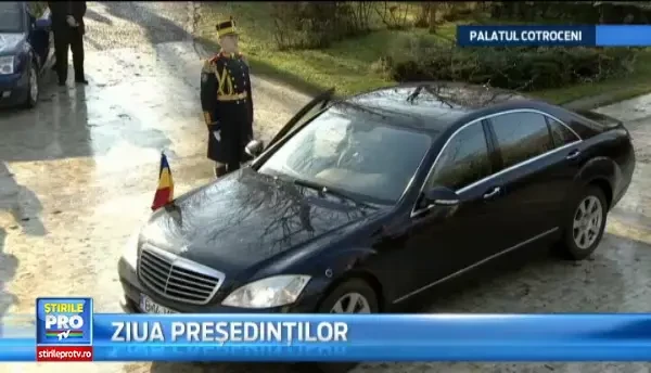 Ultimele ore ca presedinte ale lui Traian Basescu. A sarutat steagul national si a parasit Cotroceniul cu lacrimi in ochi