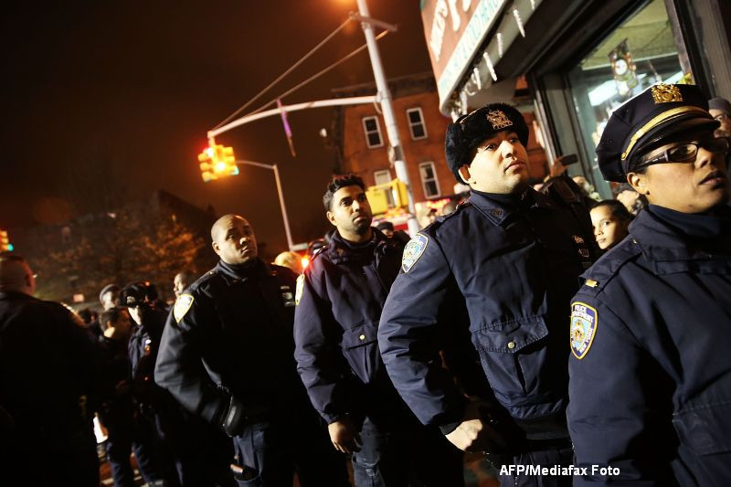 Inca un politist american a fost ucis in timpul serviciului. "Au luat unul de-al nostru, sa luam si noi doi de-al lor"