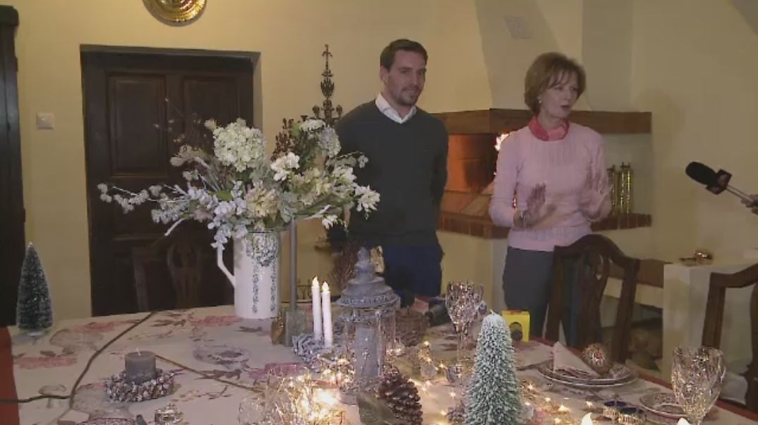 Zi de basm la Savarsin. Principesa Margareta si Principele Nicolae se pregatesc de Craciun: bradul a fost adus de la Sinaia