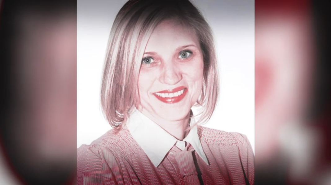 Romanca injunghiata mortal intr-un mall din Abu Dhabi, inmormantata in Bihor. Peste 200 de oameni au condus-o pe ultimul drum