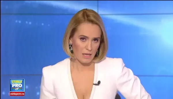 Zi de basm la Savarsin. Principesa Margareta si Principele Nicolae se pregatesc de Craciun: bradul a fost adus de la Sinaia