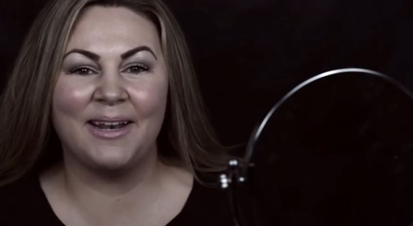 Imagini incredibile cu un make-up artist din Marea Britanie. Cum ajunge sa arate cand se termina de machiat. FOTO