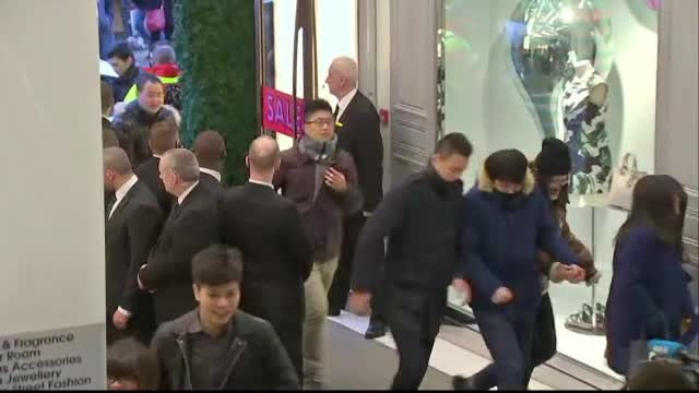 In strainatate incepe nebunia "Boxing Day", ziua marilor reduceri. Se vor cheltui peste 500.000 de lire sterline pe minut