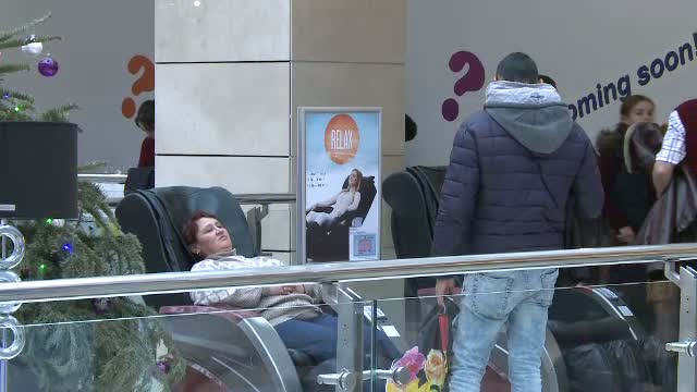 Sedinte de masaj, cumparaturi si jocuri pe calculator. Cum s-au relaxat romanii in a doua zi de Craciun
