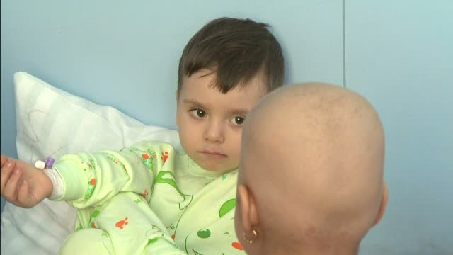 DARUIESTE VIATA. Au mai ramas doar cateva zile in care puteti ajuta bolnavii de cancer printr-un gest care nu costa nimic