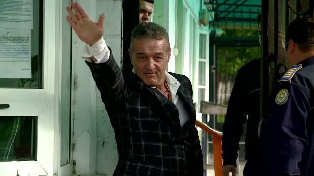 In cea mai mare discretie posibila, Gigi Becali a primit o noua permisie de 5 zile. Nici macar Hagi nu stie ce program are