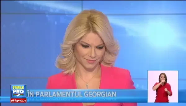 Presa din SUA vorbeste despre un miracol de Craciun. Momentul in care o femeie naste in metrou, ajutata de doi politisti