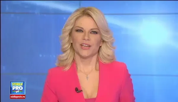 Sarbatori cu bucate traditionale, la poalele muntilor Retezat. Caltabosul si sangeretele sunt preparate dupa retete stravechi