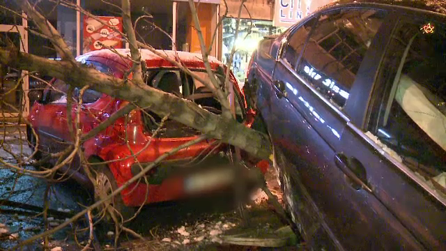 Incident grav in Capitala: un sofer a distrus sapte masini si a fugit de la locul accidentului. Politia inca il cauta