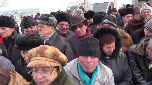 Pentru oamenii sarmani din Galati, Craciun a venit abia acum. Peste 5.000 de portii de "pomana porcului" le-au fost impartite