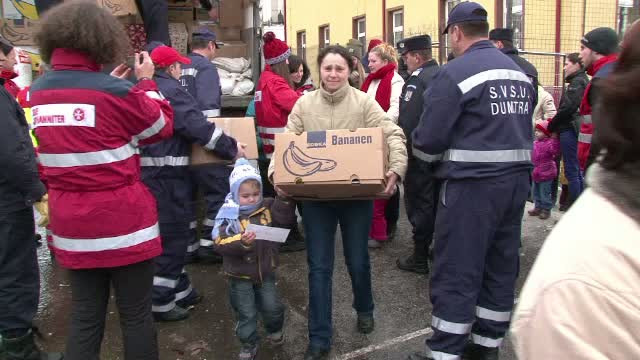 Peste 20.000 de copii sarmani s-au bucurat de Sarbatori datorita Germaniei: 17 TIR-uri cu dulciuri nemtesti
