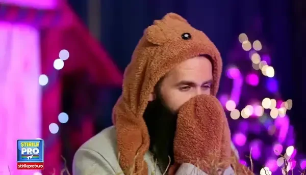 Verificati bine telefoanele inainte sa sunati pe cineva. La cine a nimerit din greseala Silviu Pasca de Revelion