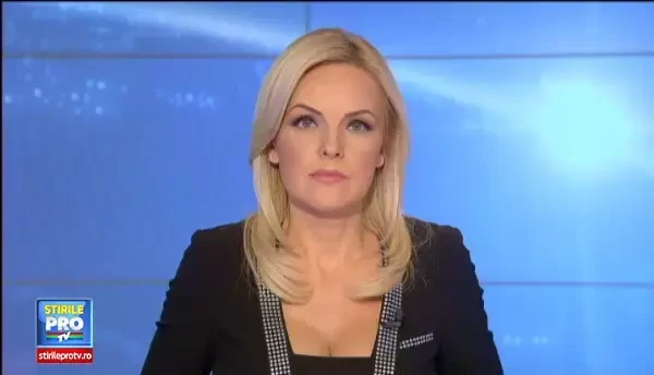 Gigi Becali sta ascuns de ochii presei. Milionarul si-a salutat din masina un vecin si l-a intrebat daca are iaurt de vanzare