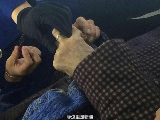 Gestul romantic care a emotionat China. Un barbat de 80 de ani a muncit toata viata pentru a-i lua sotiei un inel cu diamant