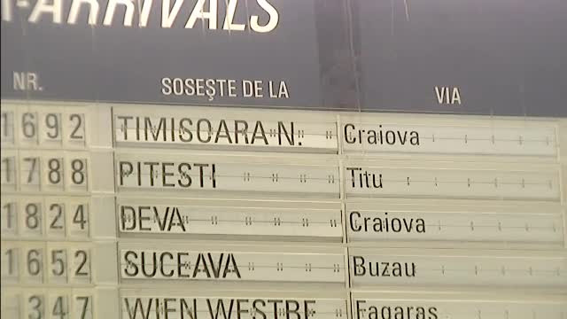In 2 zile, trenurile au avut intarzieri cat pentru o luna. Reactiile calatorilor care au ratat Revelionul din cauza zapezilor