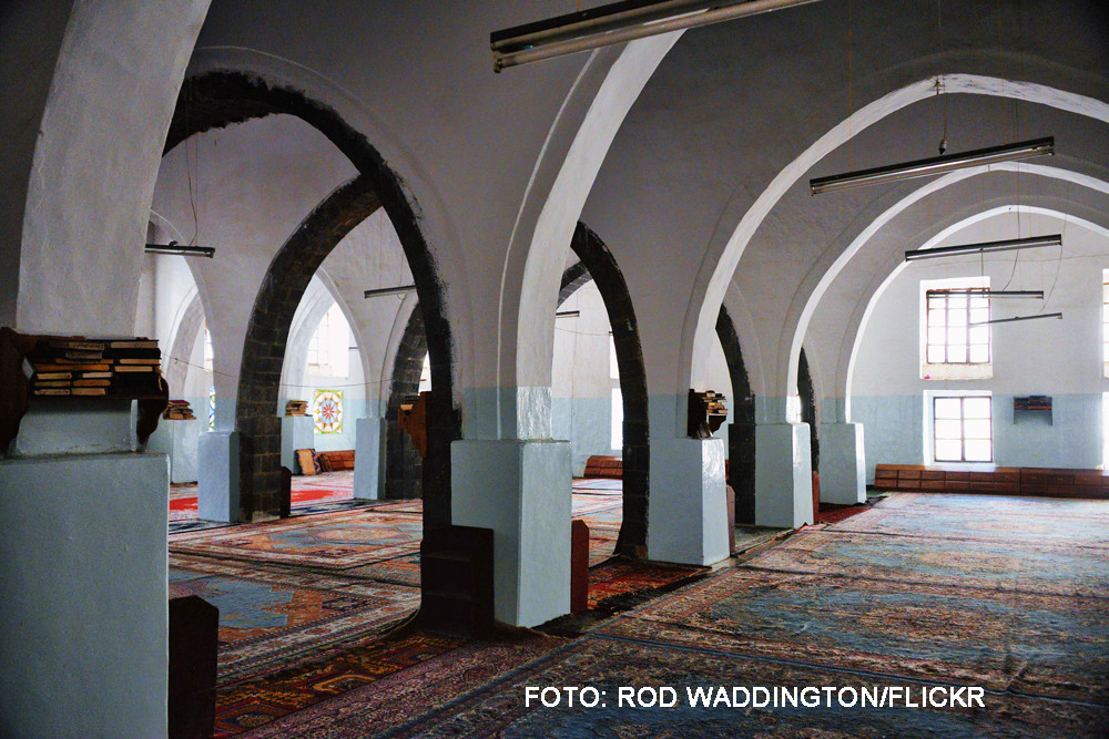 Atentat sinucigas in Yemen. Bomba a explodat in mijlocul sarbatorii prilejuita de nasterea Profetului Mohamed