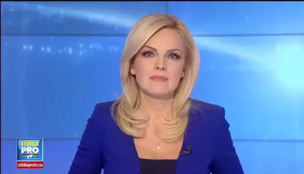 REVELION 2015. Cati bani au platit romanii pentru a petrece noaptea dintre ani intr-un castel cu 20 de feluri de mancare