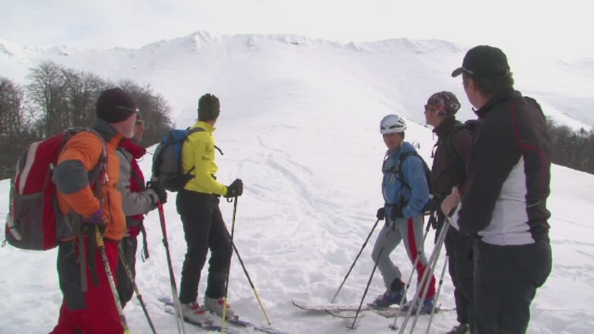 Schiul de tura, noul sport care devine tot mai popular in Romania. Senzatiile nebune pe care le aduce si care sunt riscurile